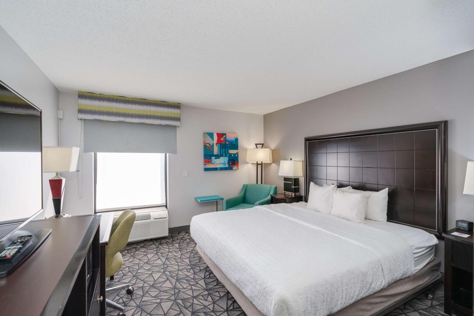 Hotel Hampton West 4*