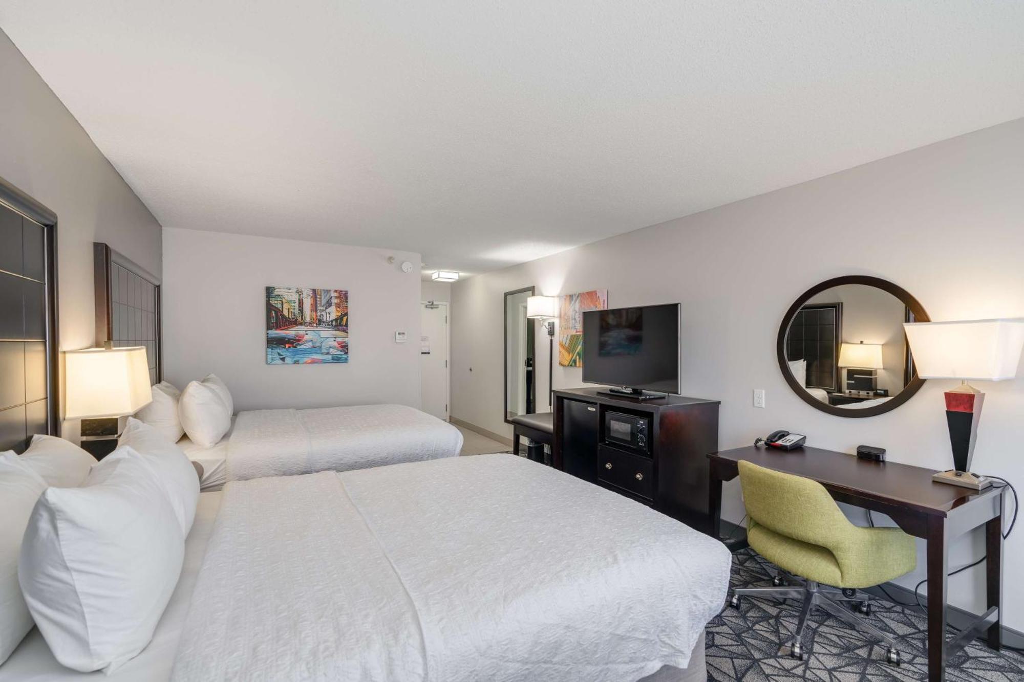 Hampton West 4*