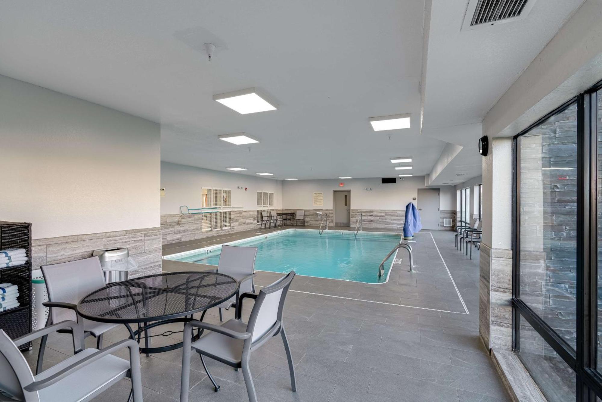 Hotel Hampton West 4*