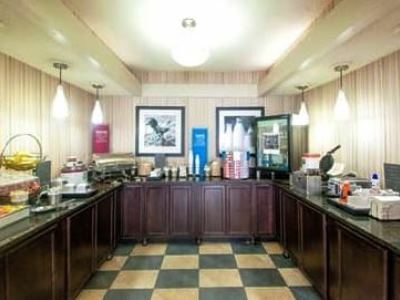 Hotel Hampton West 4*